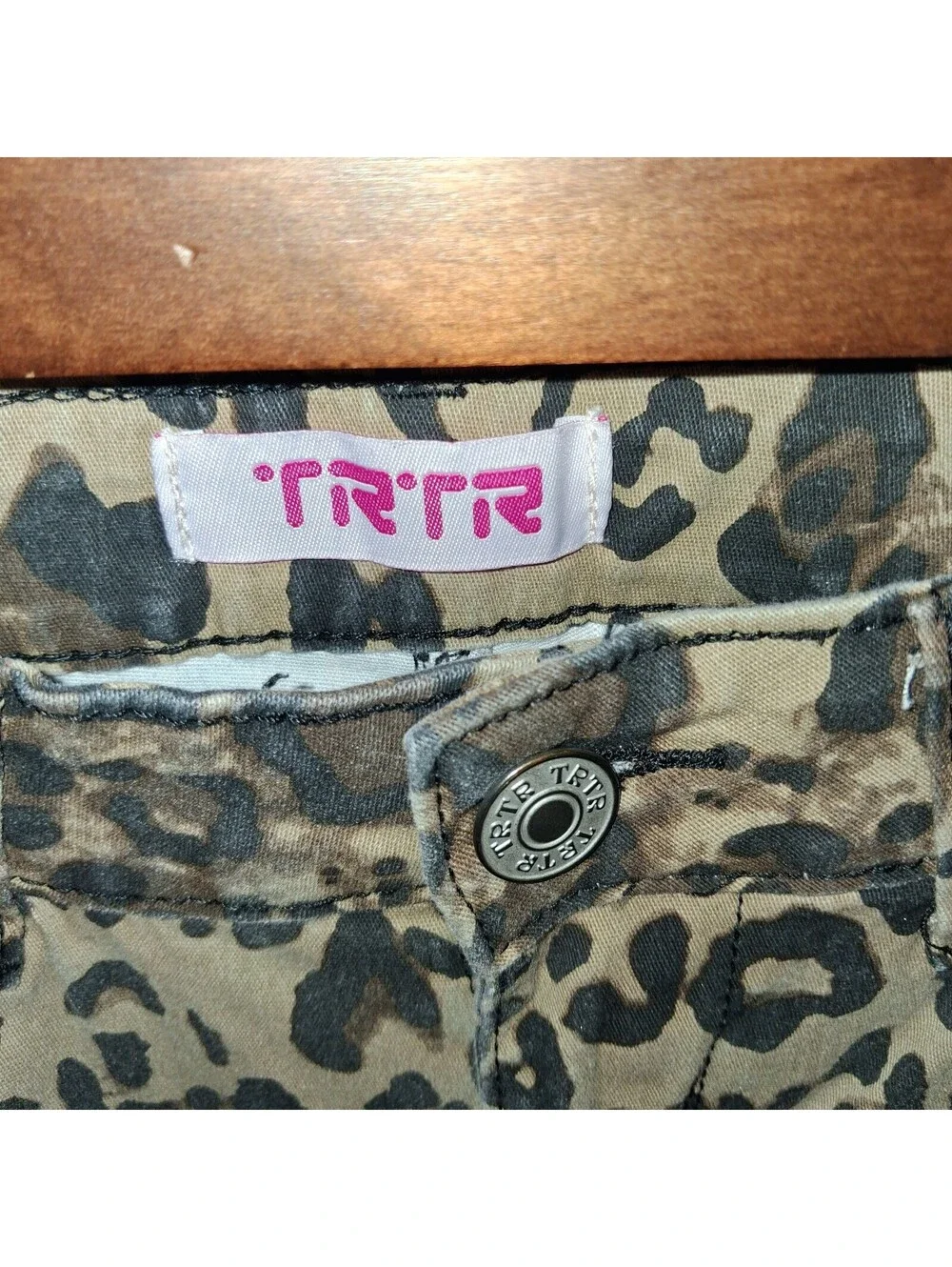 TRTR Leopard Print Stretchy Cargo Pants Size 5